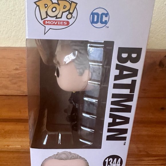 Funko POP! #1344 Flash Movie Unmasked Batman Funko Pop! Vinyl Figure - PX Exclus - Picture 5 of 9
